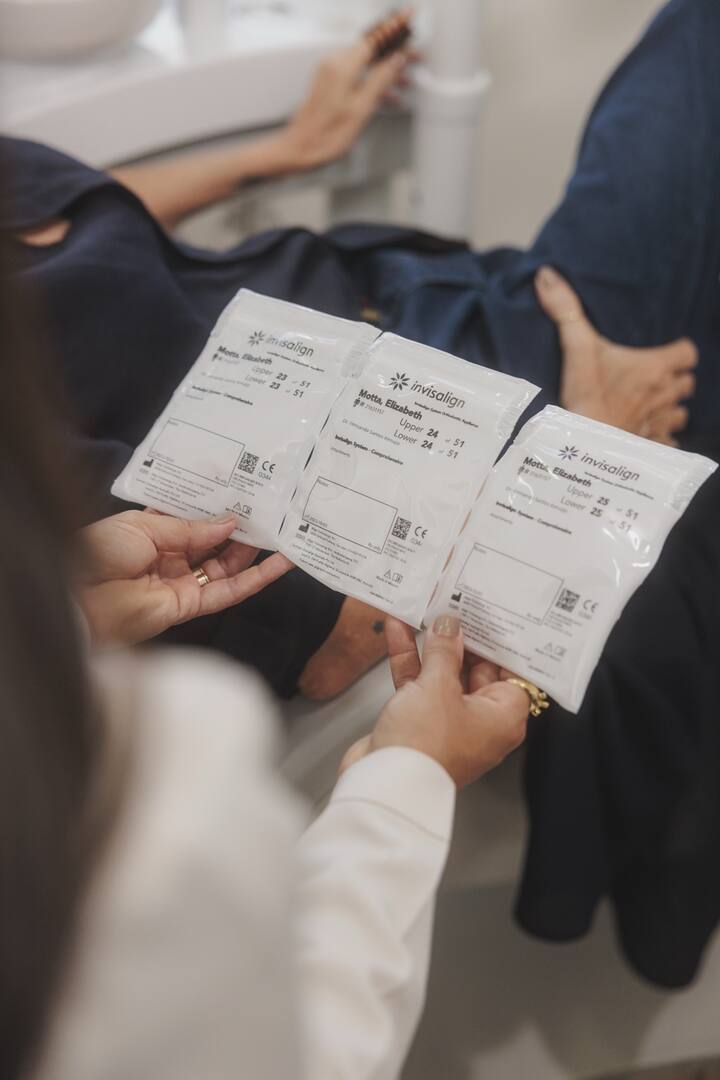 Sequência de alinhadores Invisalign do tratamento